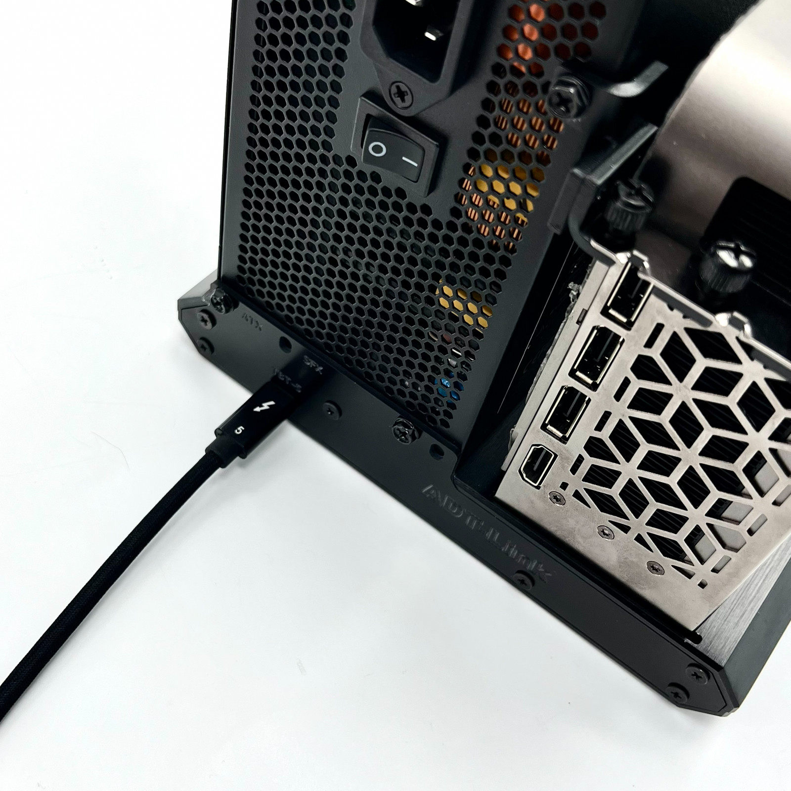 ADT Thunderbolt-5/4/3 Harici G - Thunderbolt 4 External Gpu Enclosure incelemesi ve fiyatı